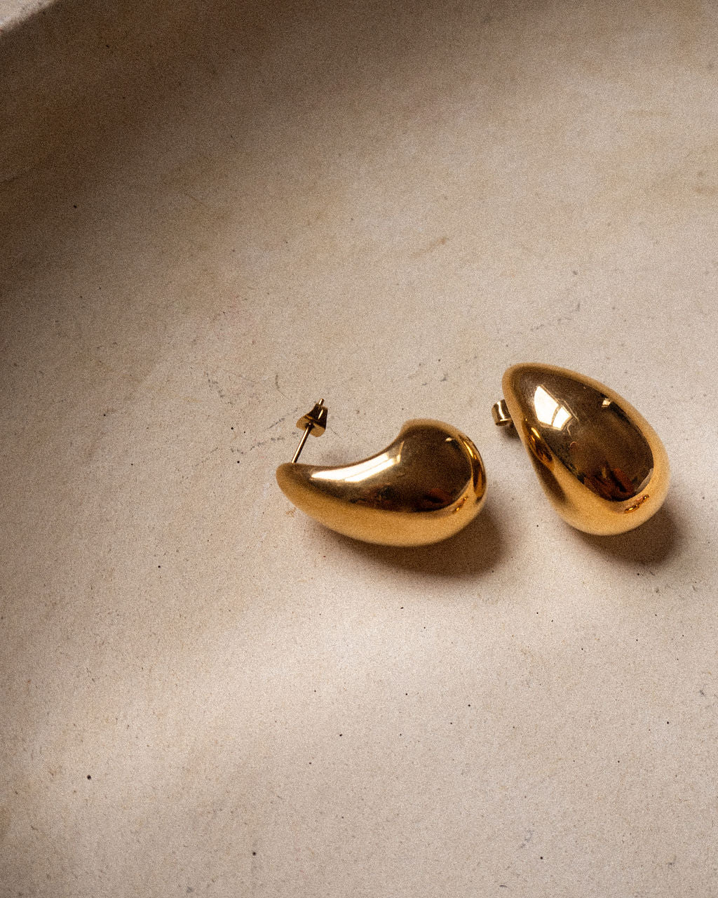 Tahlia Teardrop Large Studs in GOLD